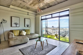 Stylish Apartment With Atlantic Ocean Views!